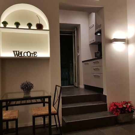 Home "Suite" Home เนเปิลส์ ภายนอก รูปภาพ