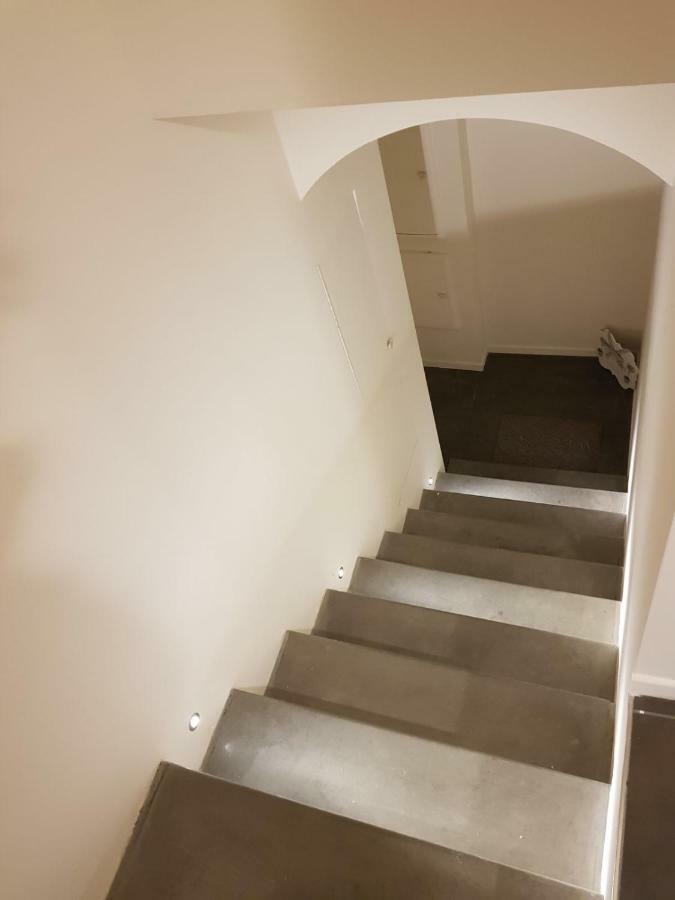 Home "Suite" Home เนเปิลส์ ภายนอก รูปภาพ
